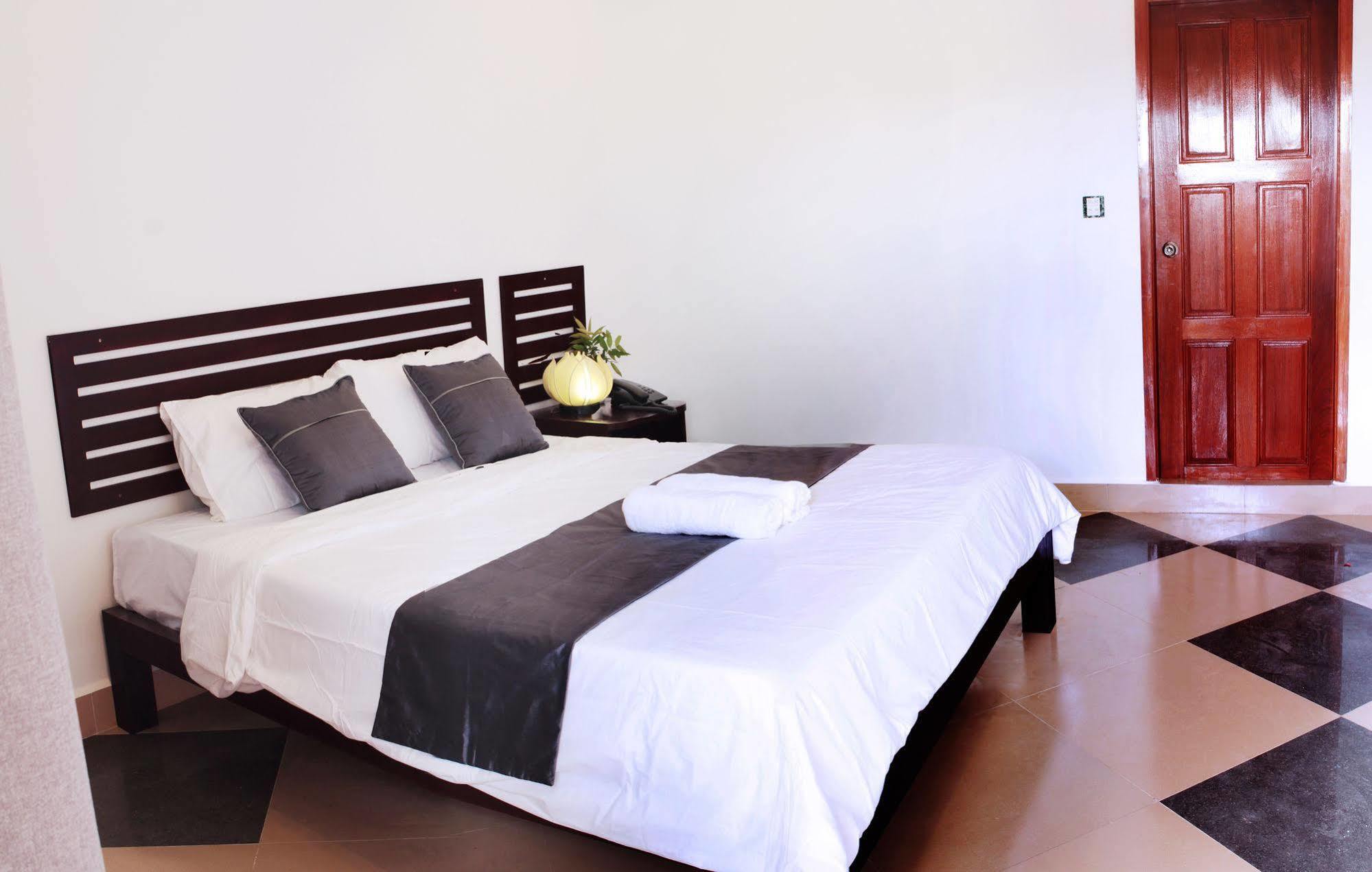Aime House & Niisaii Apartment Phnom Penh Exterior foto